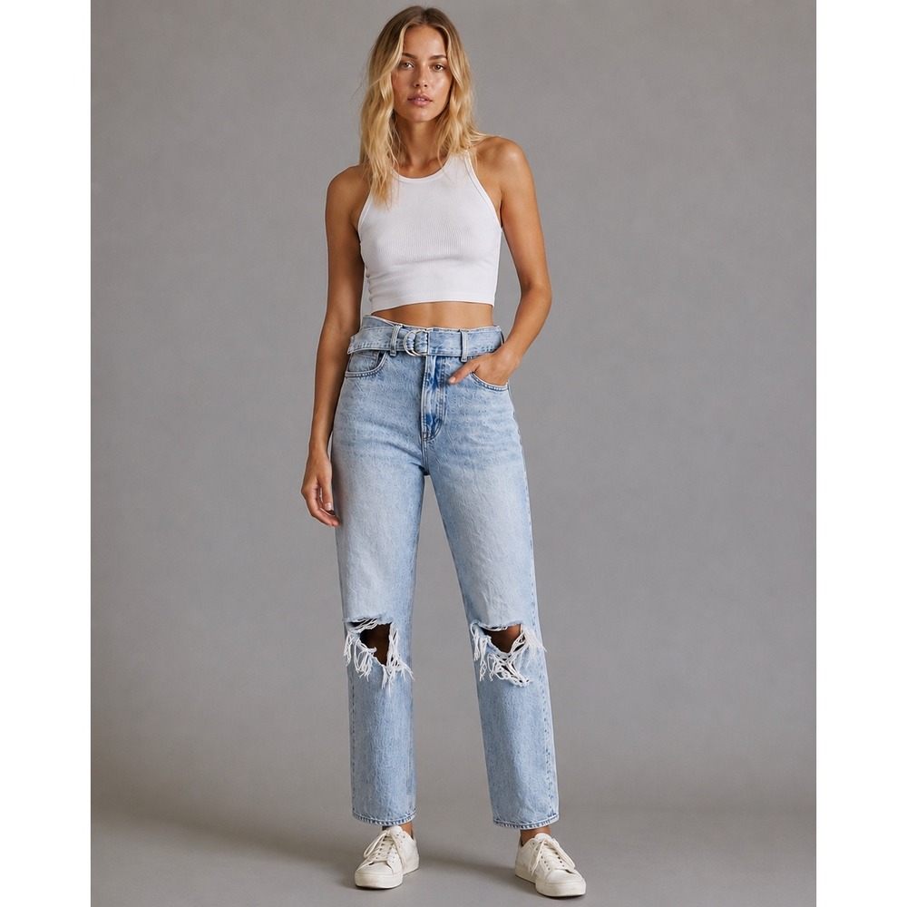American Eagle Outfitters Mom Jean‎ destroyed light acid wash size 8 Belted
